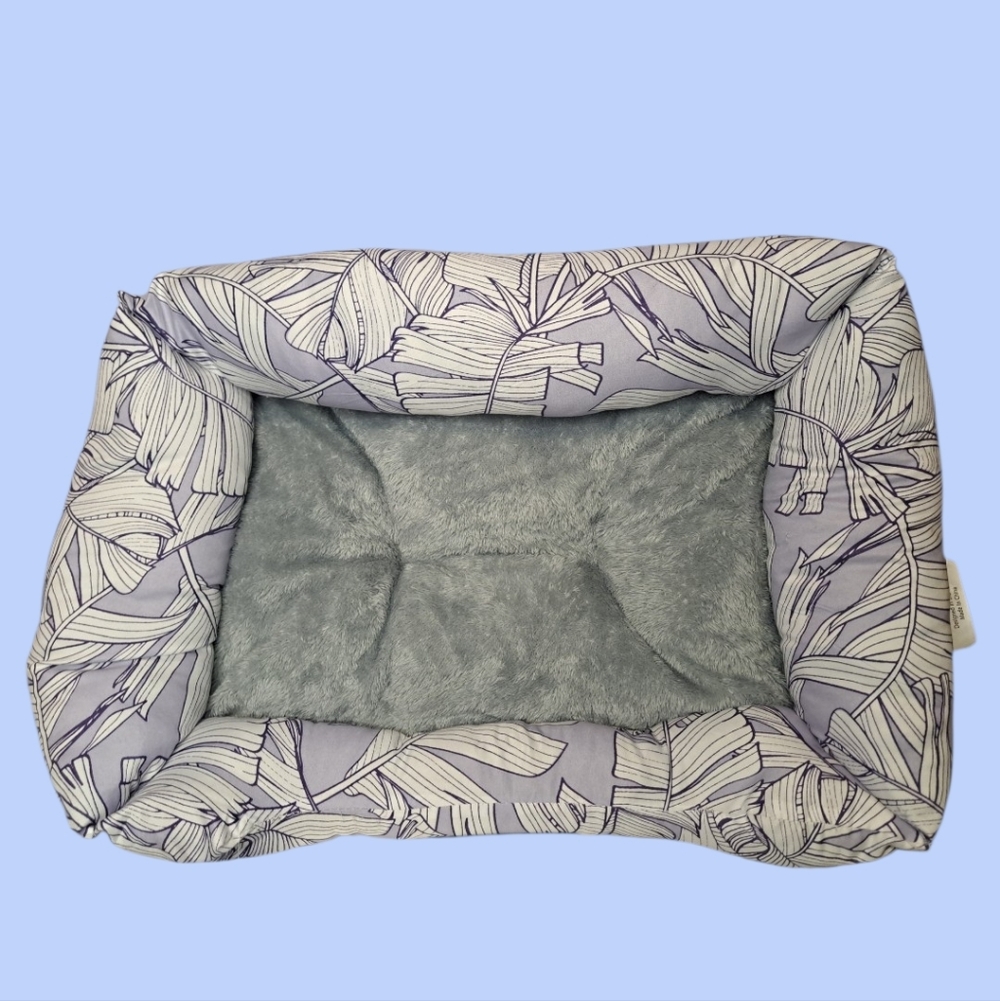 NEW DOG BED